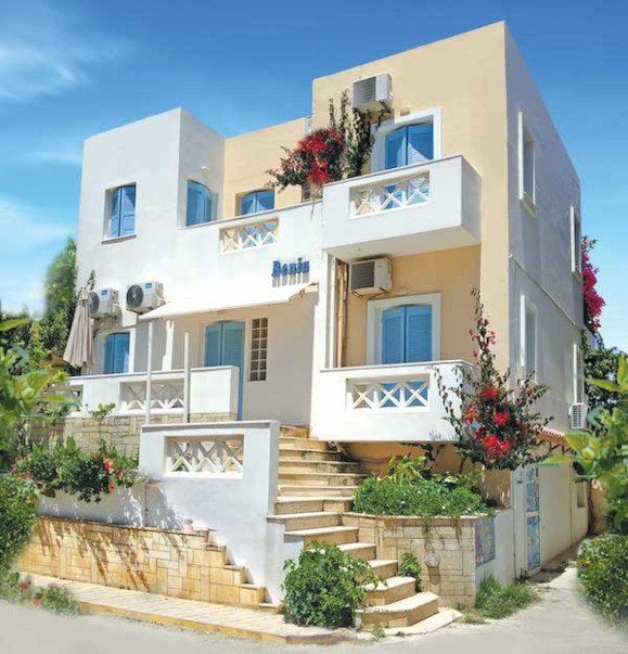 Renia Studios in Agia Pelagia